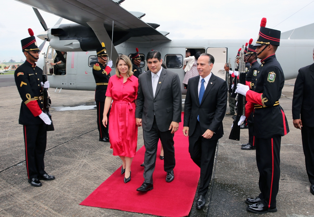 Canciller Alejandro Ferrer le da la bienvenida al