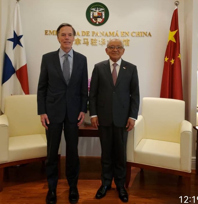 Embajador de en China recibe visita de cortesía de su de los Estados Unidos en China