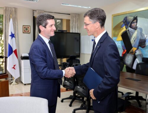 Vicecanciller Hoyos se reúne con embajador británico