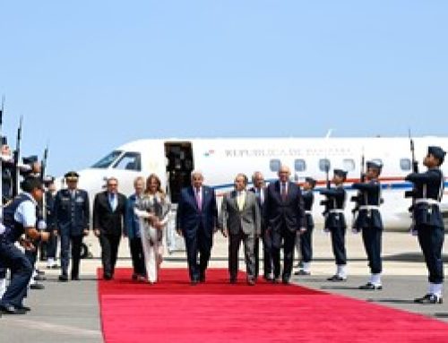 Mulino llega a Perú, donde será condecorado por la presidenta Dina Boluarte y se establecerán nuevos acuerdos
