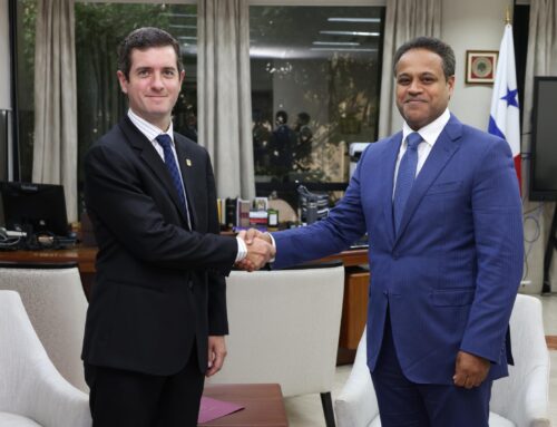 Panamá invita a Catar a licitar por sus proyectos