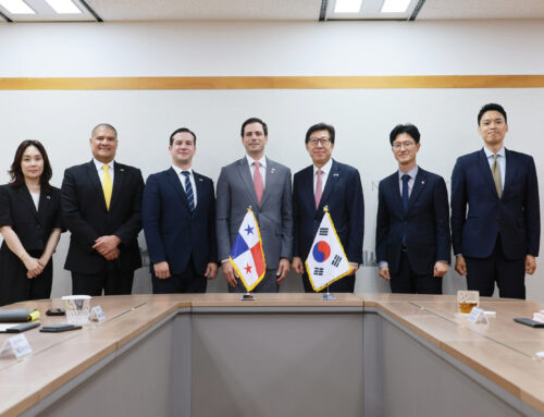 Embajador de Panamá en Corea se reúne con alcalde  de Busán, Park Heong-Joon