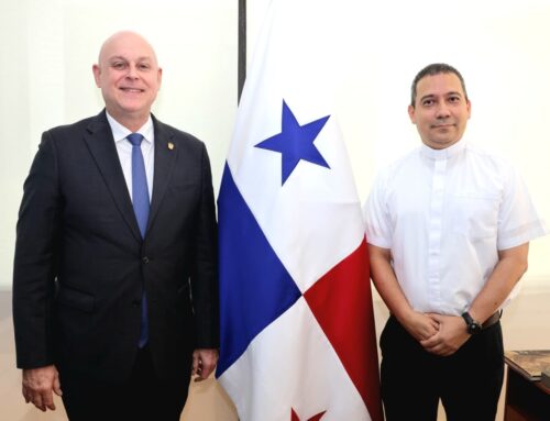 Líder de Sociedad de San Francisco de Sales, visita al viceministro Guevara Mann