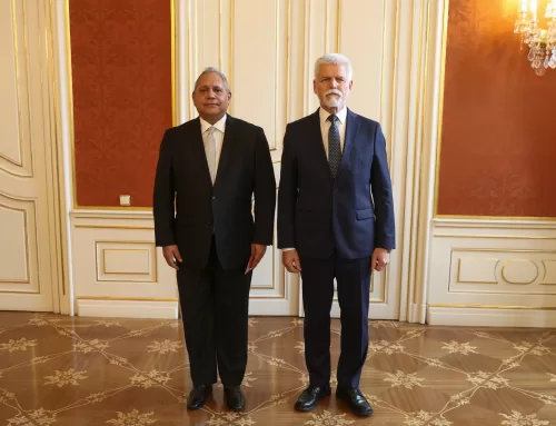 Embajador Franco presenta cartas credenciales al presidente Pavel de República Checa