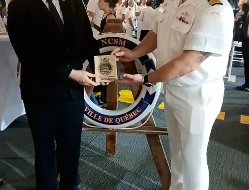 Viceministro  Guevara Mann realiza visita oficial a la fragata canadiense HMCS Ville de Québec