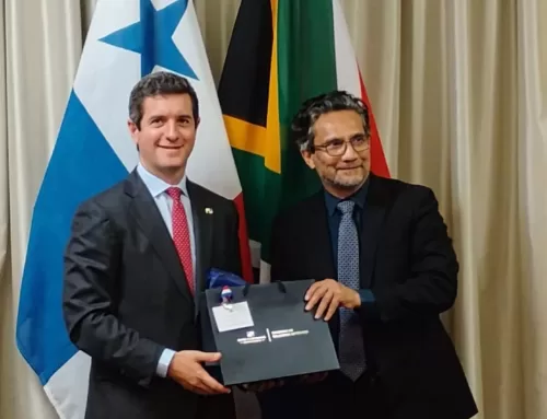 Viceministro Hoyos se reúne en Pretoria con alto funcionario de Cancillería sudafricana