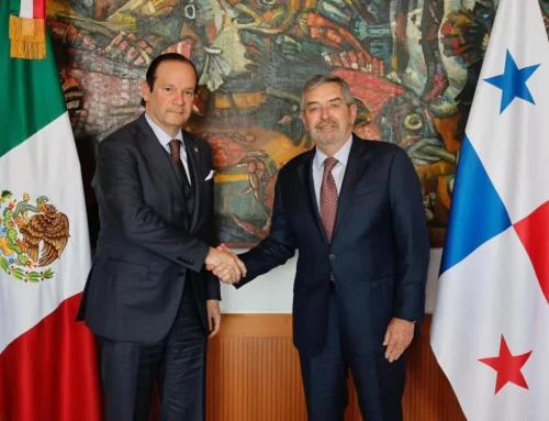 Ministro Martínez-Acha Vásquez invita a México a adherirse al Tratado de Neutralidad del Canal