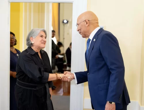 Embajadora Alcedo Guardia presenta credenciales ante Jamaica