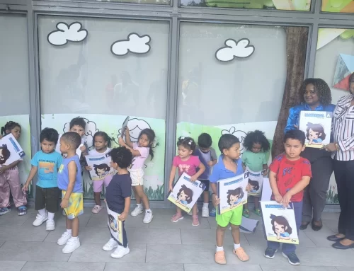 Entrega de libros al CAIPI Santa Teresa de Calcuta