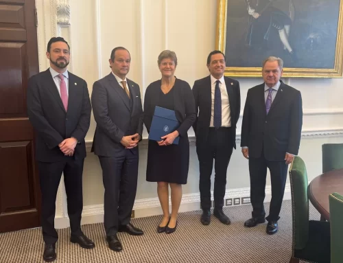 Canciller Martínez-Acha se reúne en Londres con la reconocida diplomática Barbara Woodward