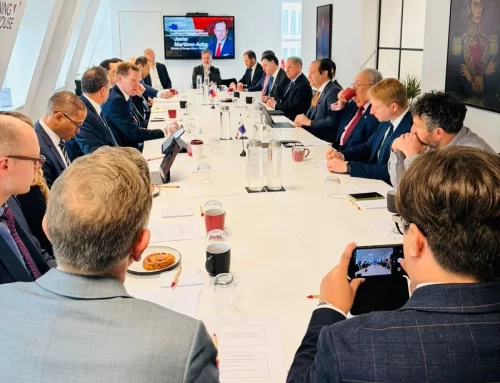 Canciller Martínez-Acha Vásquez posiciona a Panamá en Londres como el “Hubs de los Hubs”